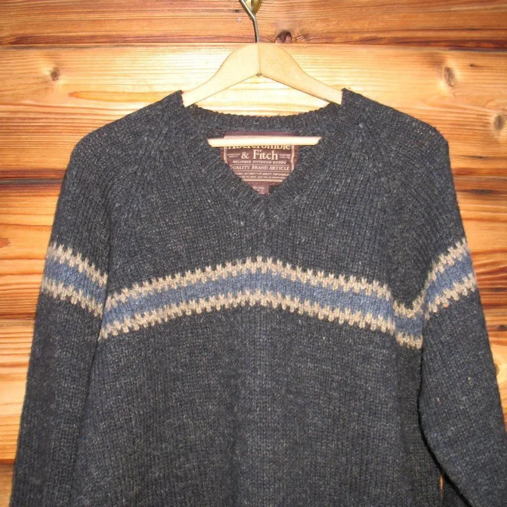 Vintage Y2K Abercrombie & Fitch 100% Wool Pullover V Neck Sweater